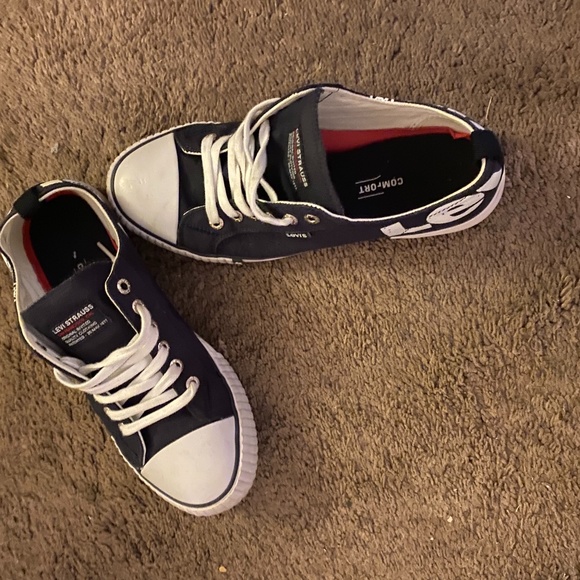Levi’s Sneakers - Picture 1 of 4